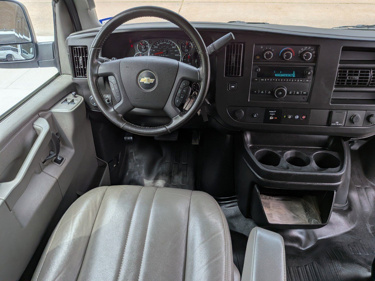 Used 2023 Chevrolet Express 3500 LS RWD image 9