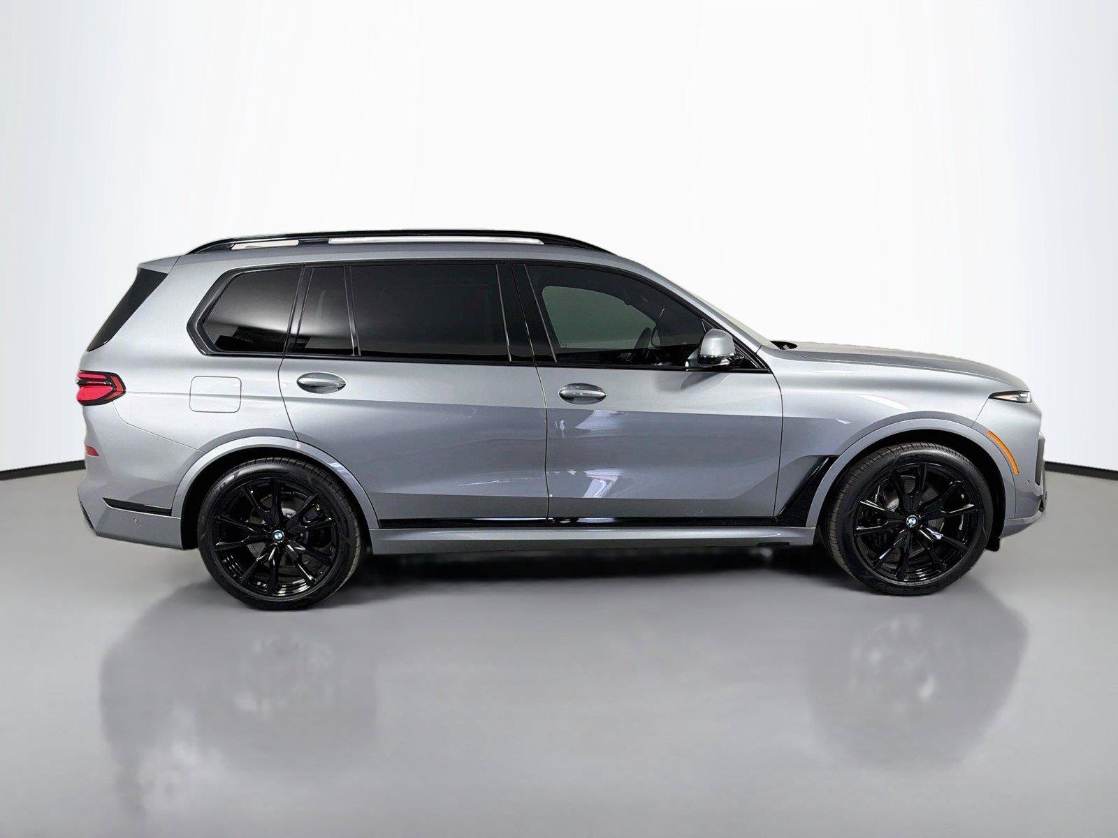 New 2027 BMW X7 xDrive40i w/ Executive Package AWD/4WD image 4