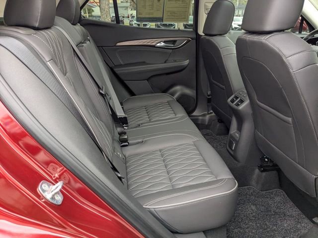 Used 2023 Buick Envision Avenir image 36