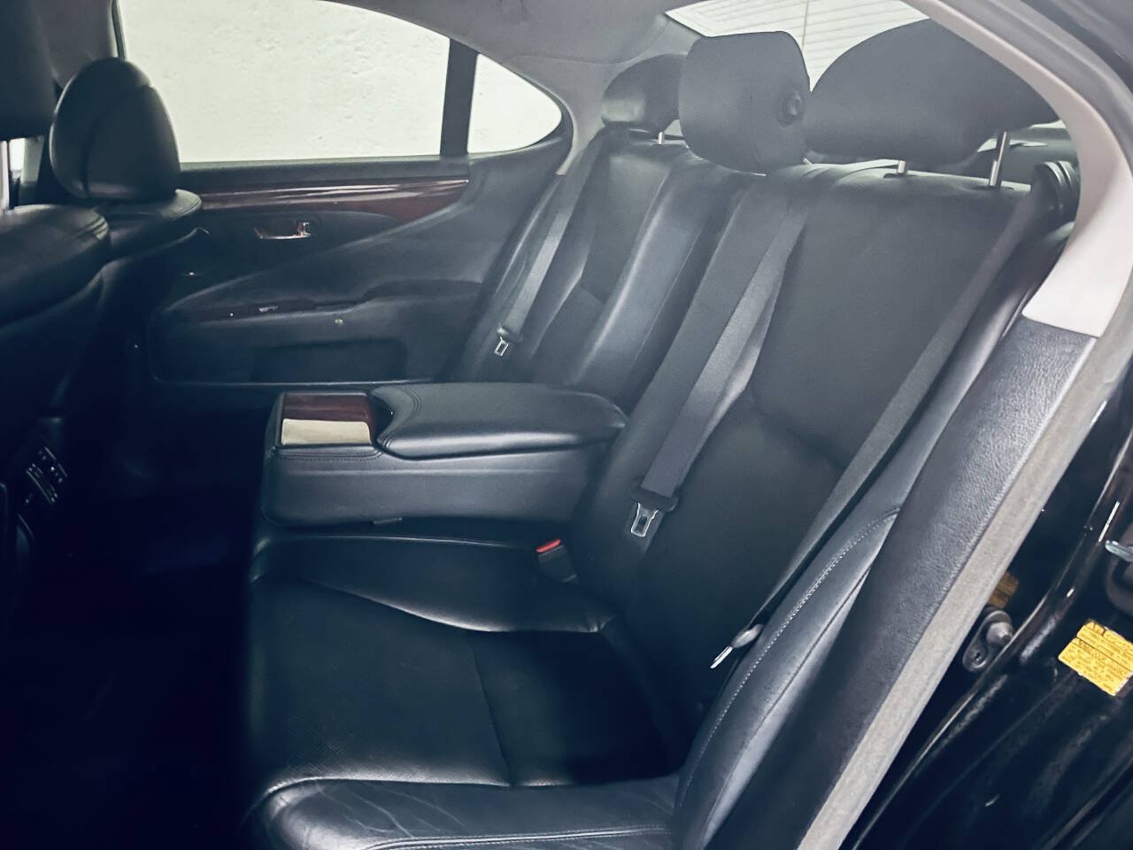 Used 2012 Lexus LS 460 w/ Comfort Pkg RWD image 19
