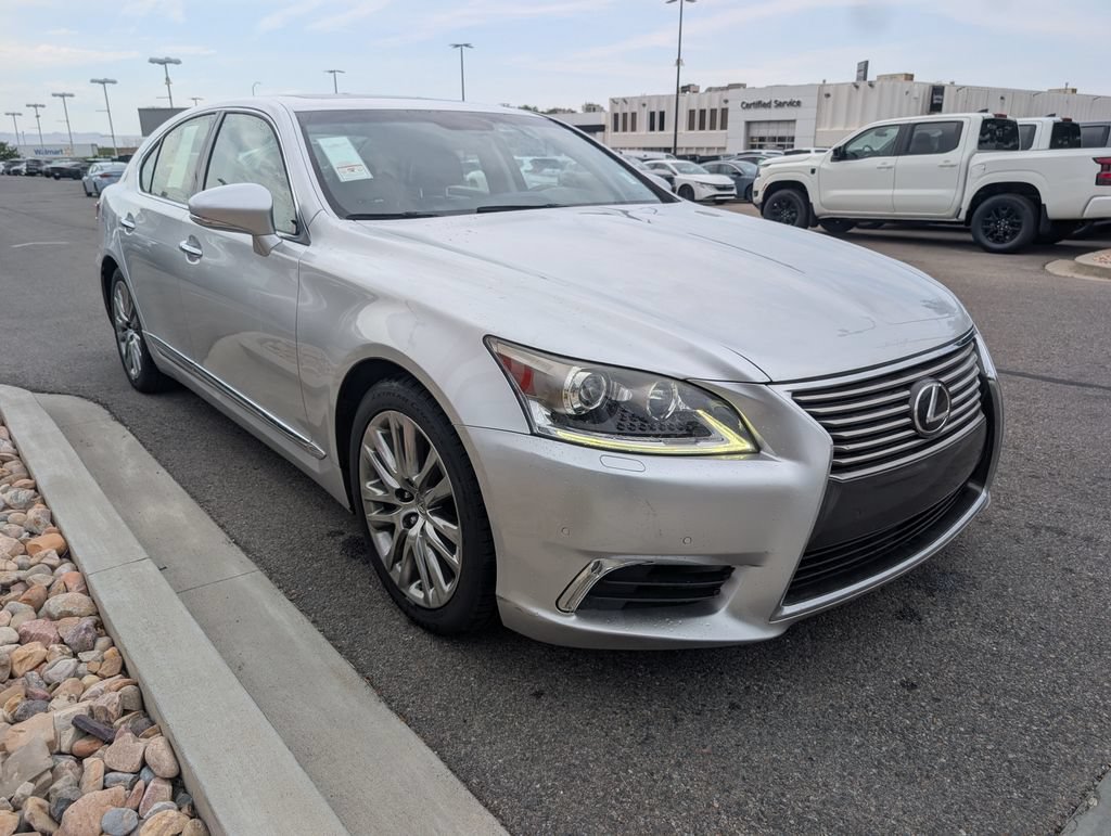 Used 2015 Lexus LS 460 w/ Comfort Package RWD image 4