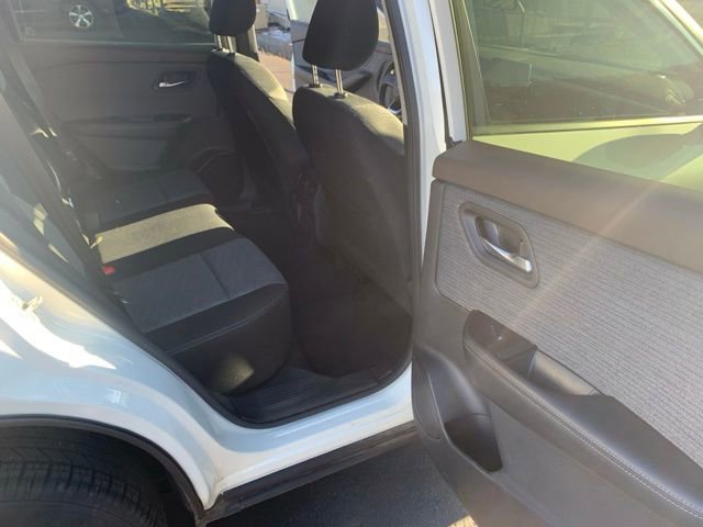 Used 2023 Nissan Rogue SV image 18