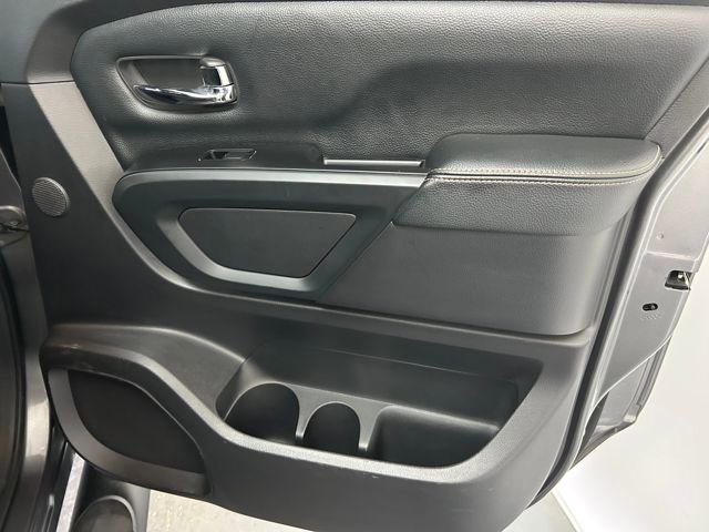 Used 2018 Nissan Titan SL w/ Midnight Edition image 32
