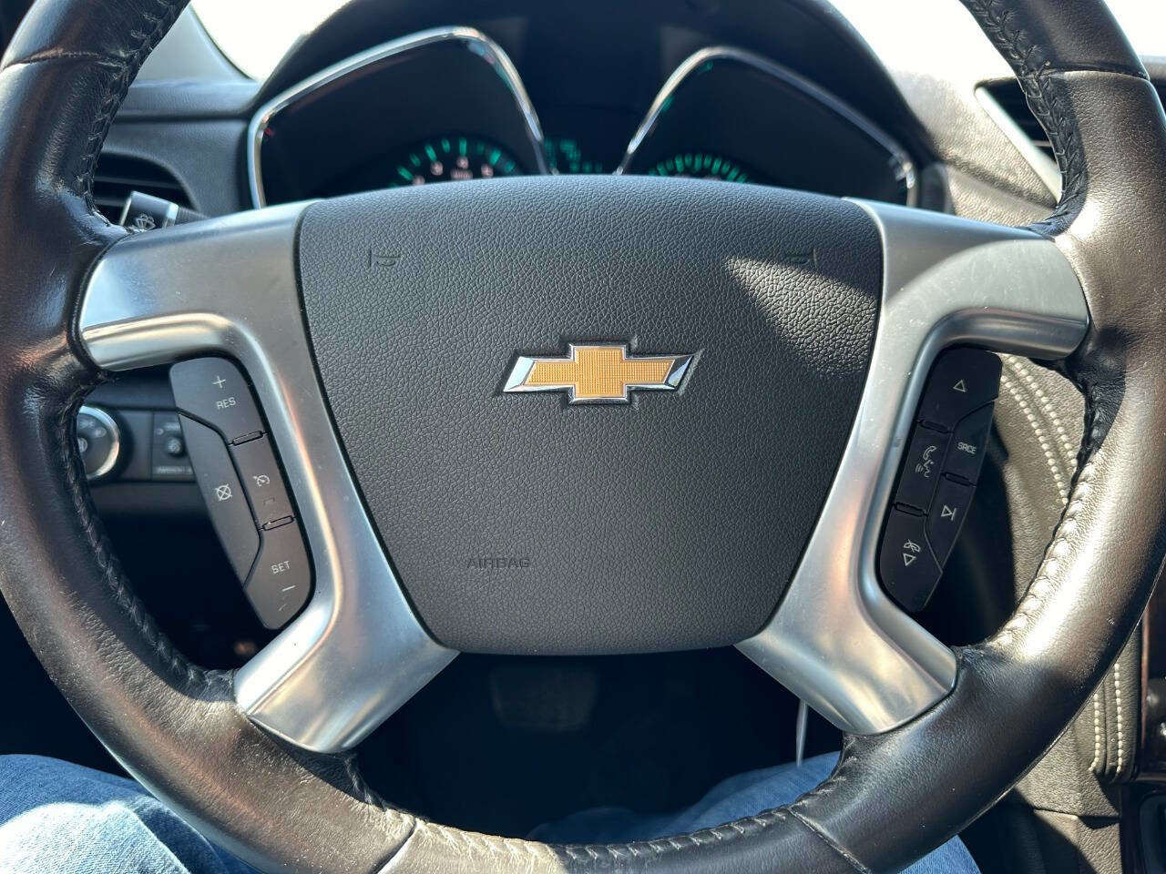 Used 2017 Chevrolet Traverse LT image 19