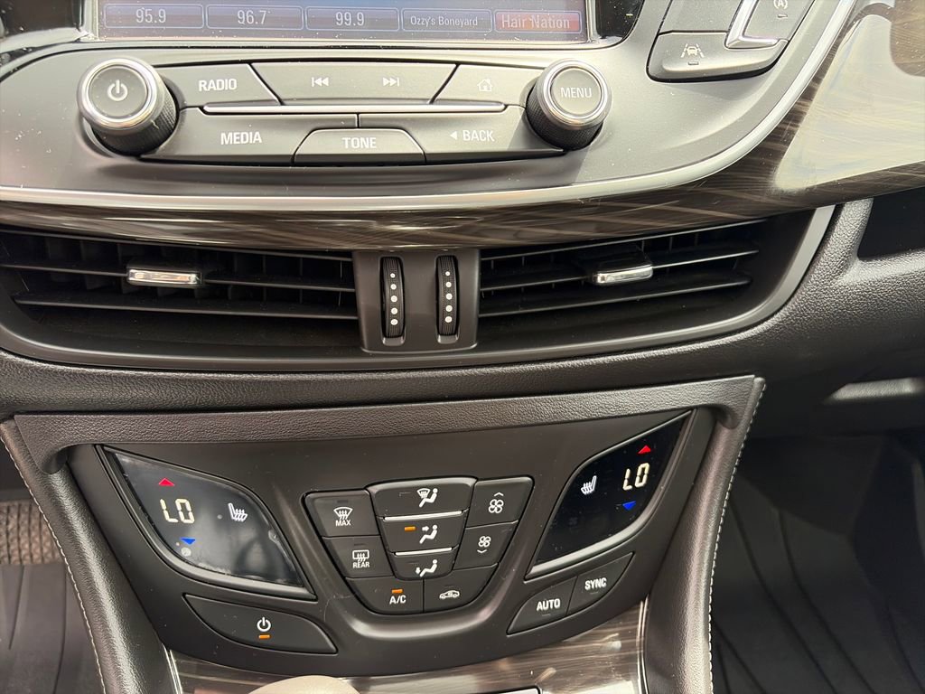 Certified 2020 Buick Envision Premium AWD/4WD image 18