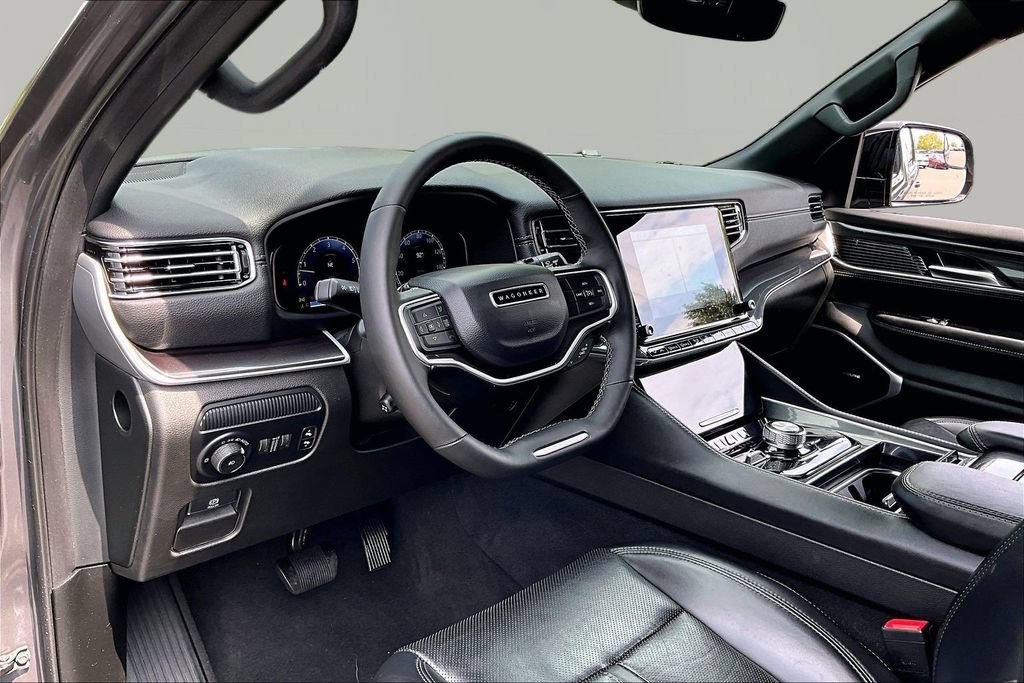 Used 2023 Jeep Wagoneer 4WD w/ Premium Group I image 14