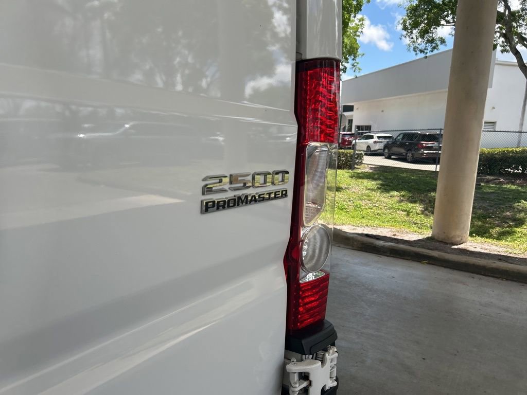 Used 2025 RAM ProMaster 2500 w/ Convenience Group FWD image 16