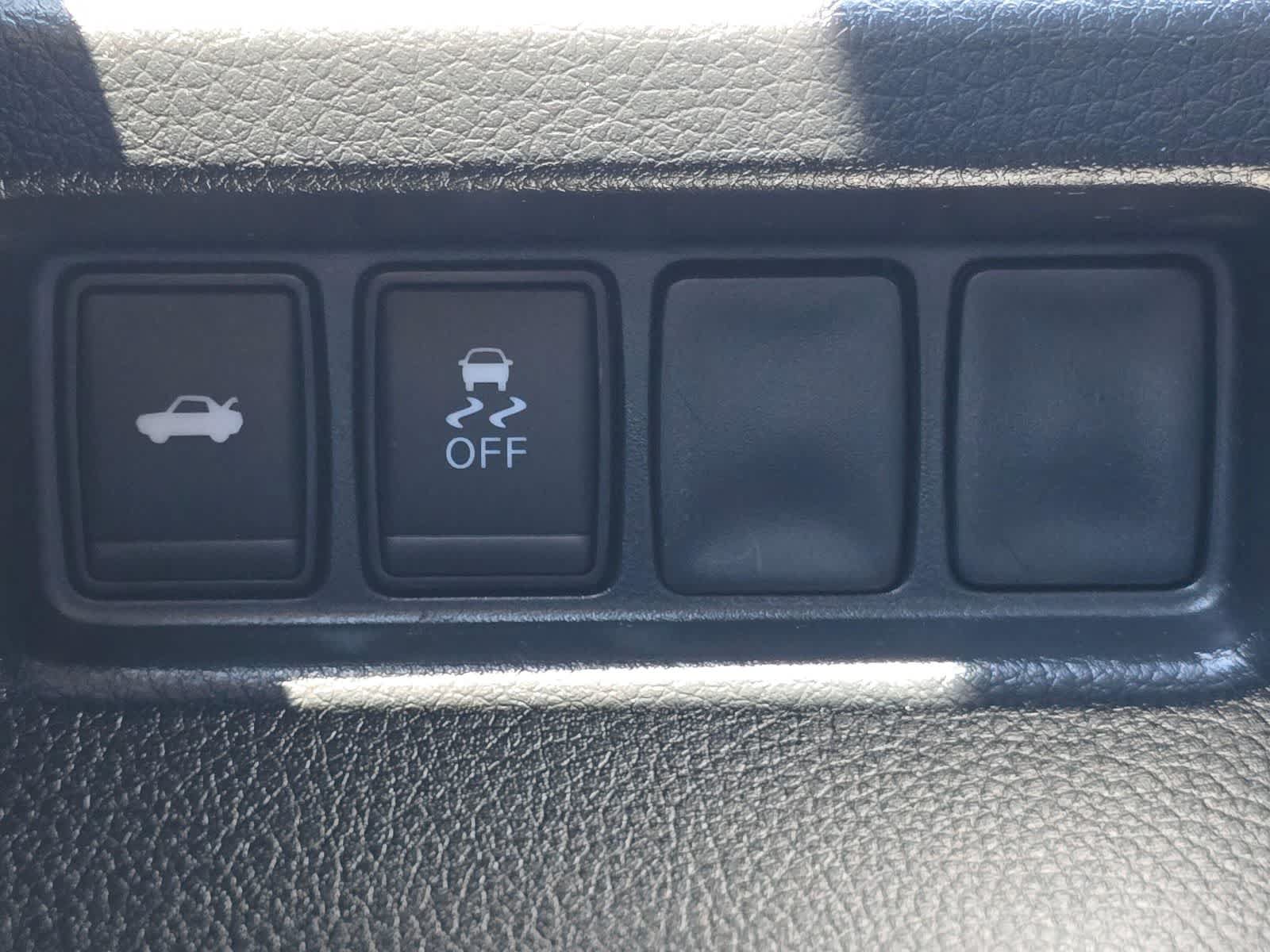 Used 2018 Nissan Altima 2.5 SR FWD image 16