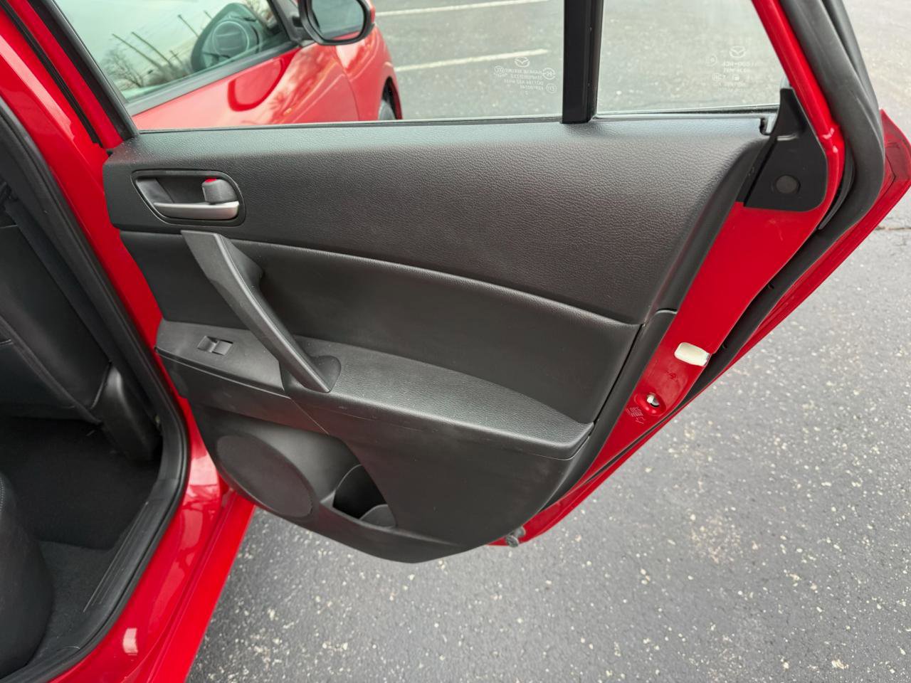 Used 2013 MAZDA MAZDA3 i Touring image 17