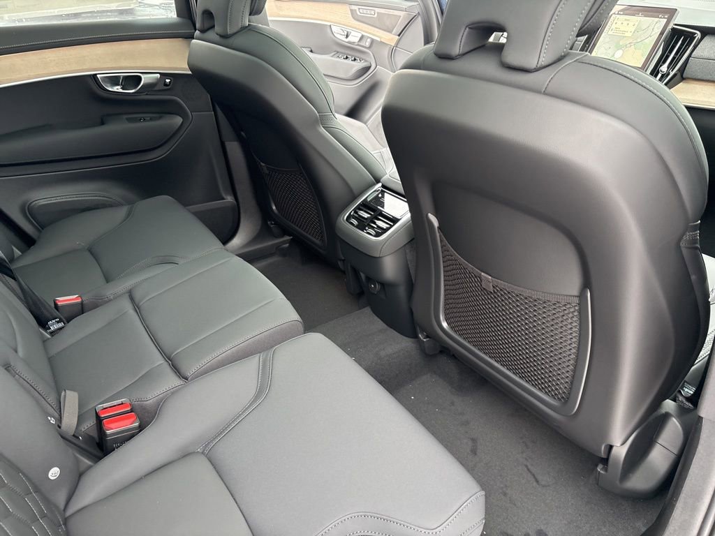 New 2026 Volvo XC90 B6 Plus w/ Protection Package Premier AWD/4WD image 47