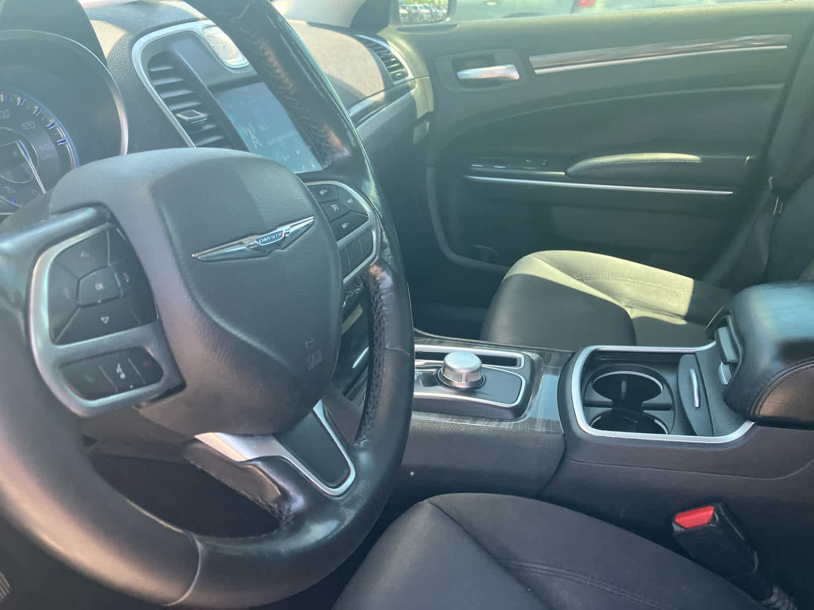 Used 2021 Chrysler 300 Touring w/ Sport Appearance Package RWD image 9