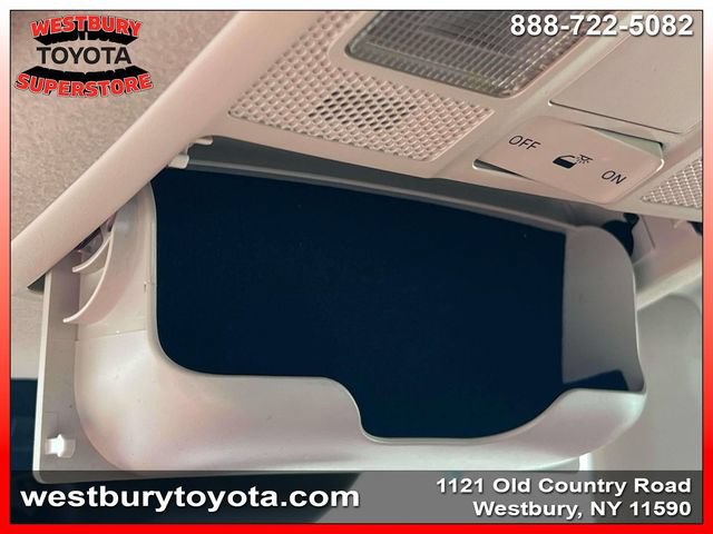 Used 2019 Toyota Yaris LE FWD image 33