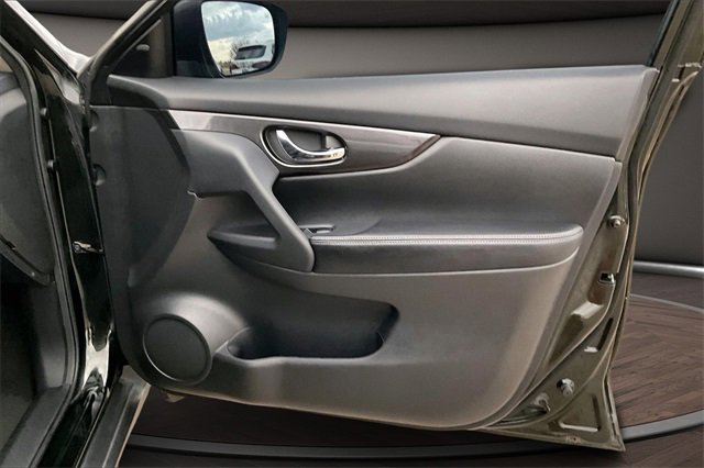 Certified 2020 Nissan Rogue SV image 21