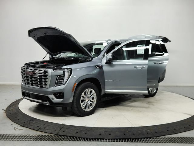 Used 2025 GMC Yukon Denali RWD image 12