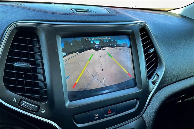 Used 2019 Jeep Cherokee Trailhawk image 23