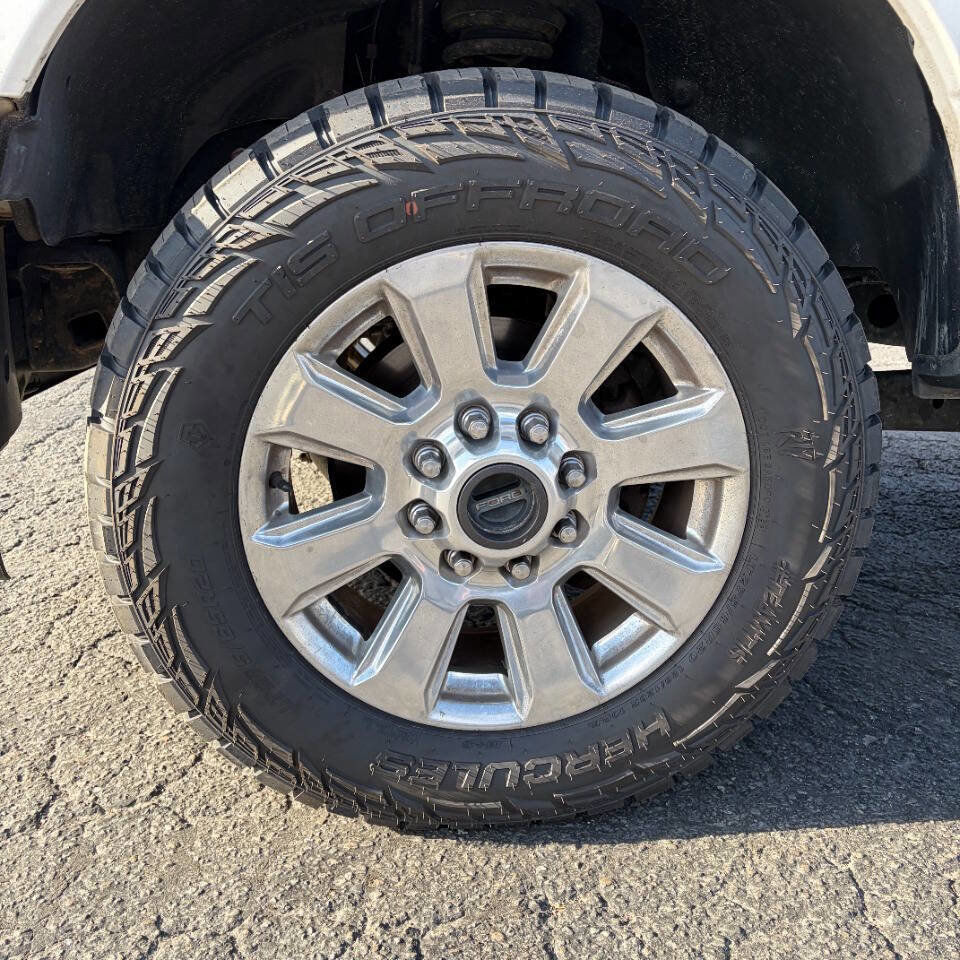 Used 2017 Ford F250 Platinum w/ Platinum Ultimate Package AWD/4WD image 9