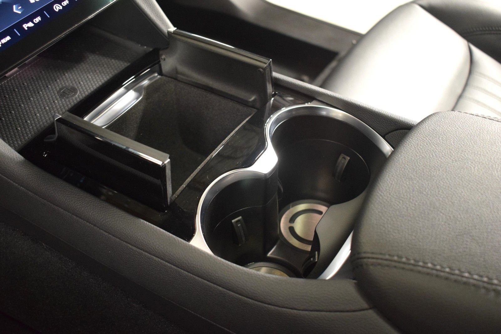 Certified 2024 Maserati Grecale Modena image 34