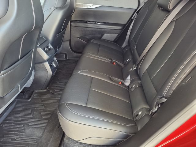 Certified 2025 Cadillac Optiq Sport 2 w/ LPO, Floor Liner Package AWD/4WD image 15