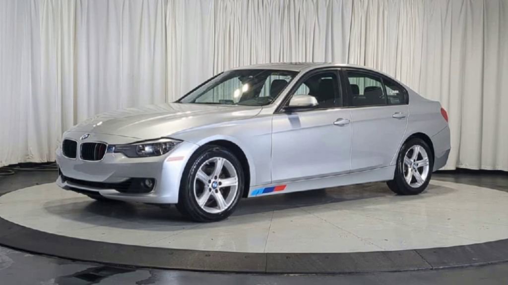 Used 2013 BMW 328i xDrive Sedan AWD/4WD image 5