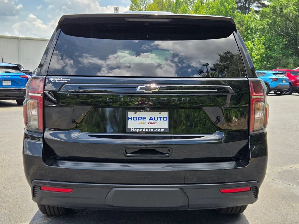 Used 2024 Chevrolet Suburban Z71 AWD/4WD image 5