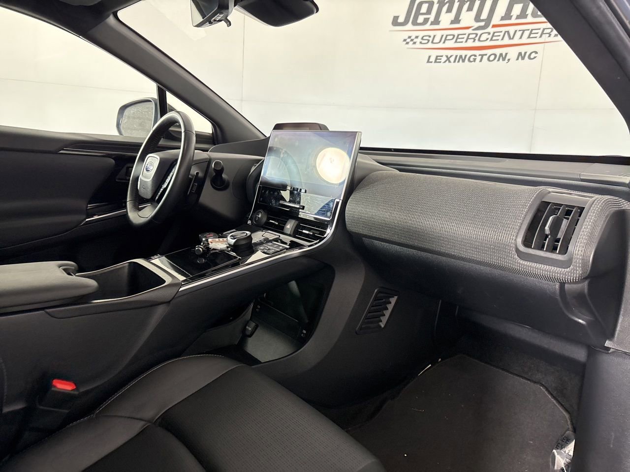Used 2023 Subaru Solterra AWD image 27