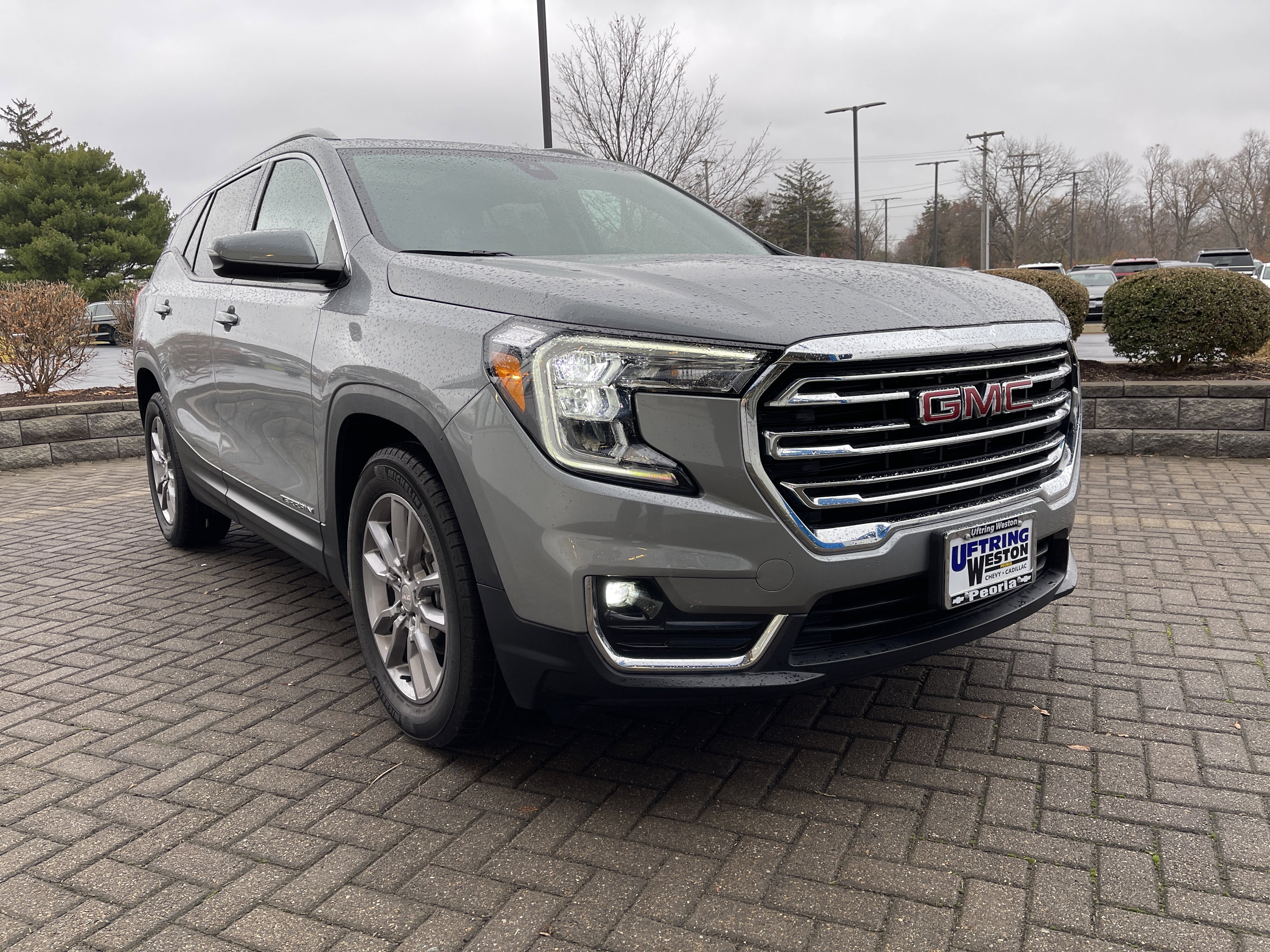 Used 2024 GMC Terrain SLT w/ Infotainment Package II image 7