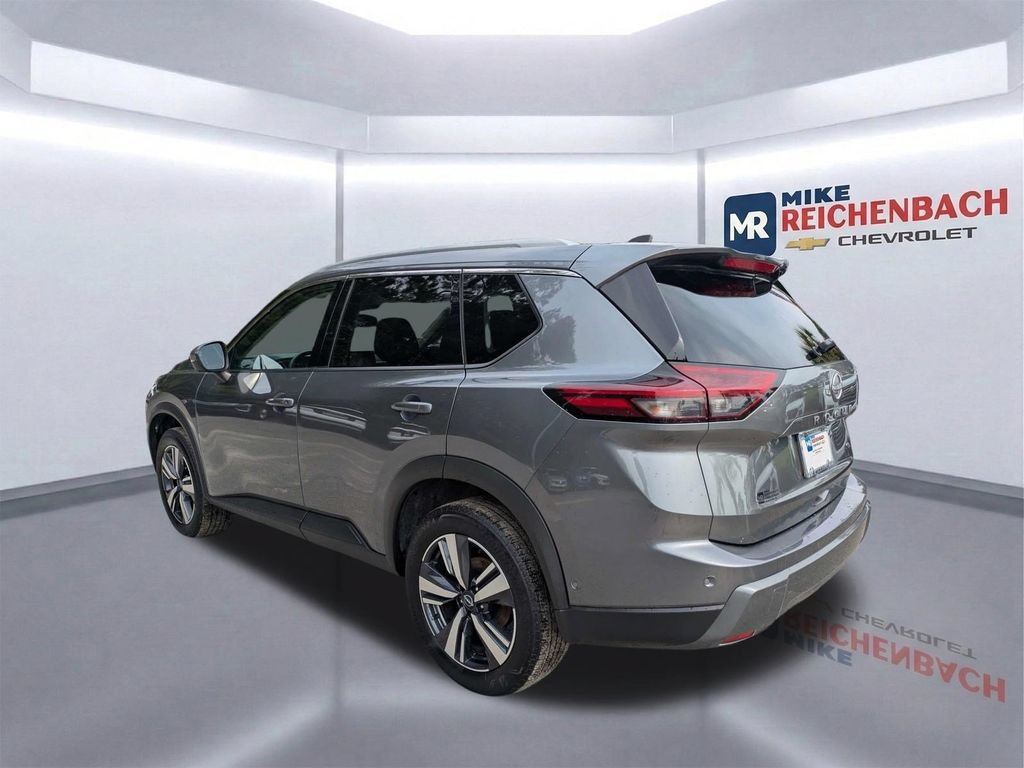 Used 2026 Nissan Rogue SL FWD image 6