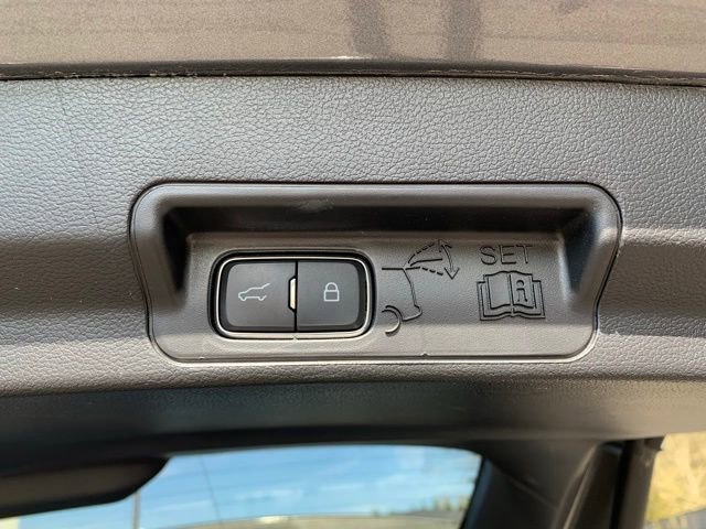 Used 2021 Ford Explorer Limited w/ Equipment Group 301A image 6