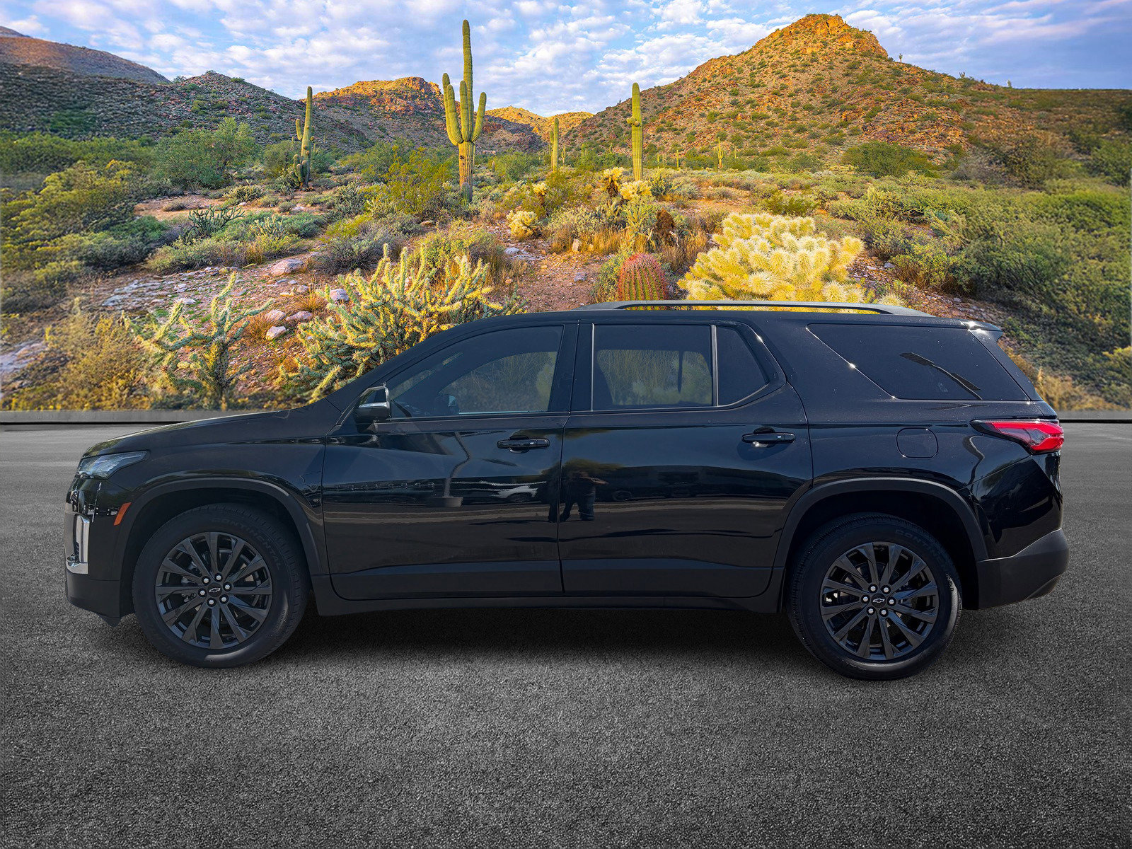Used 2023 Chevrolet Traverse RS image 7