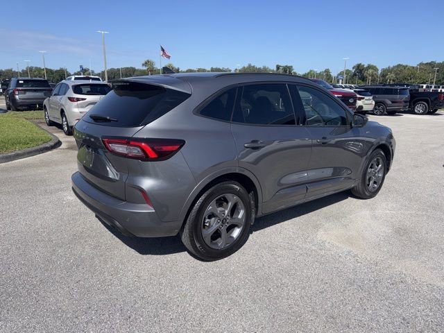 Used 2024 Ford Escape ST-Line w/ Tech Pack #1 FWD image 5