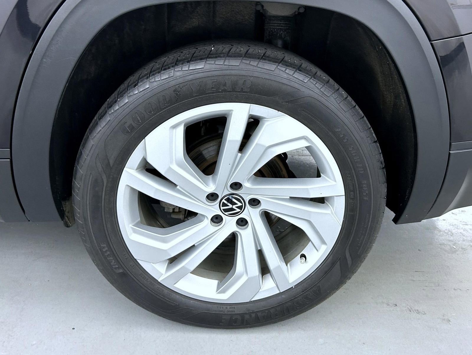 Used 2021 Volkswagen Atlas SE image 24