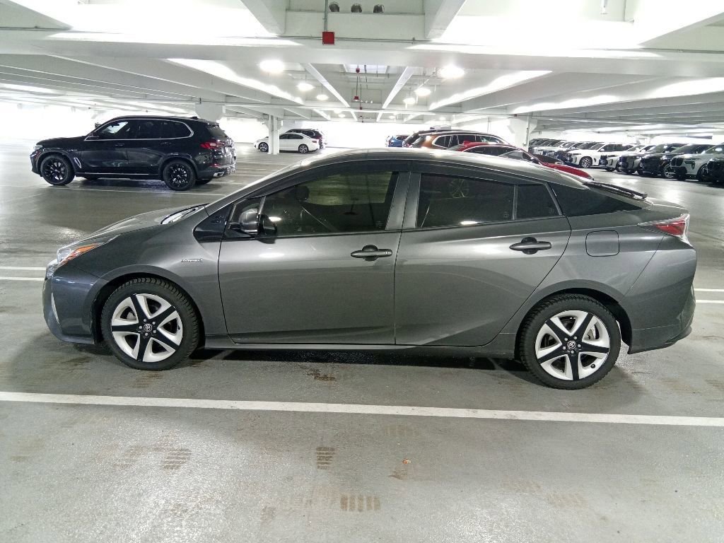 Used 2016 Toyota Prius Three Touring FWD image 8