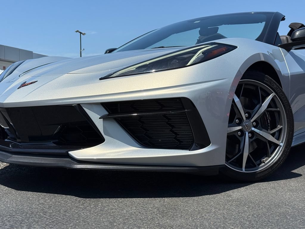 Used 2023 Chevrolet Corvette Stingray Convertible w/ Z51 Performance Package RWD image 4