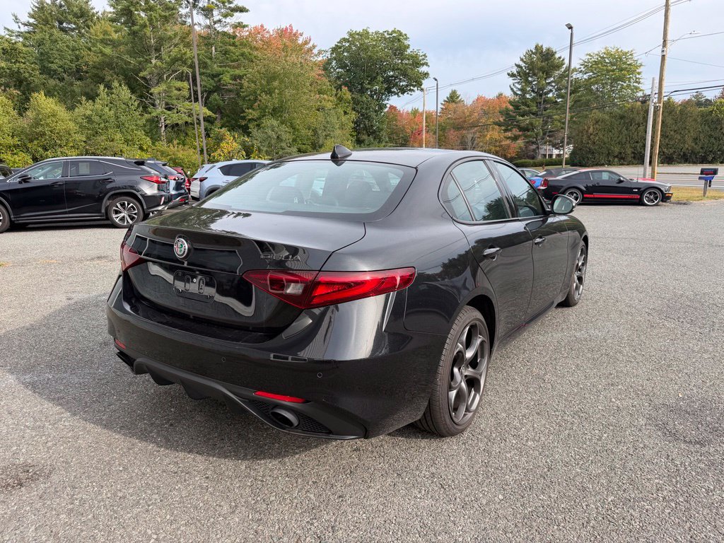 Used 2023 Alfa Romeo Giulia Estrema AWD/4WD image 5