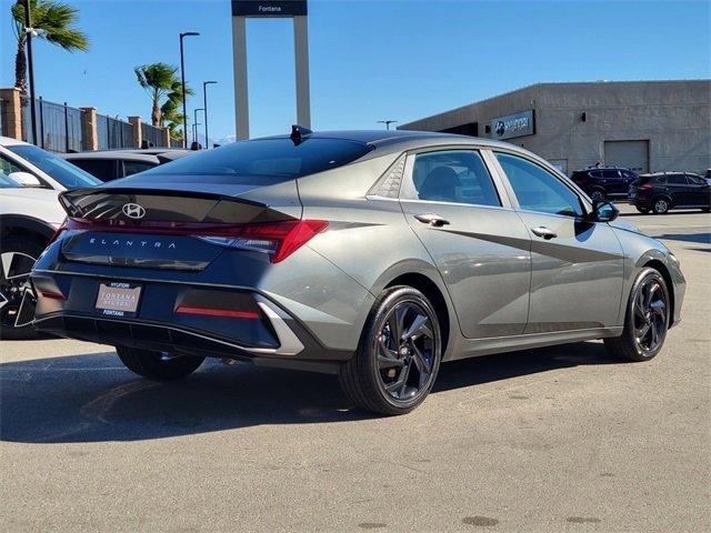 New 2026 Hyundai Elantra SEL Sport Premium image 2