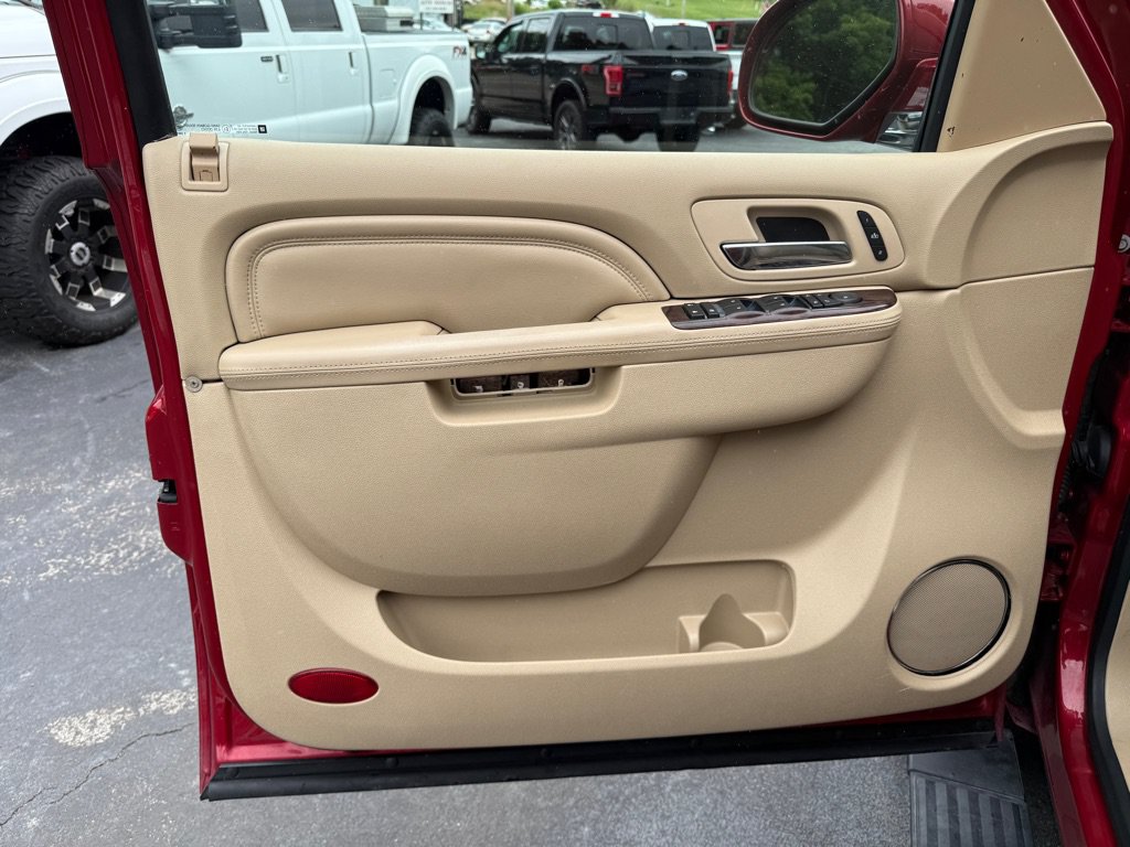 Used 2013 Cadillac Escalade Premium AWD/4WD image 43