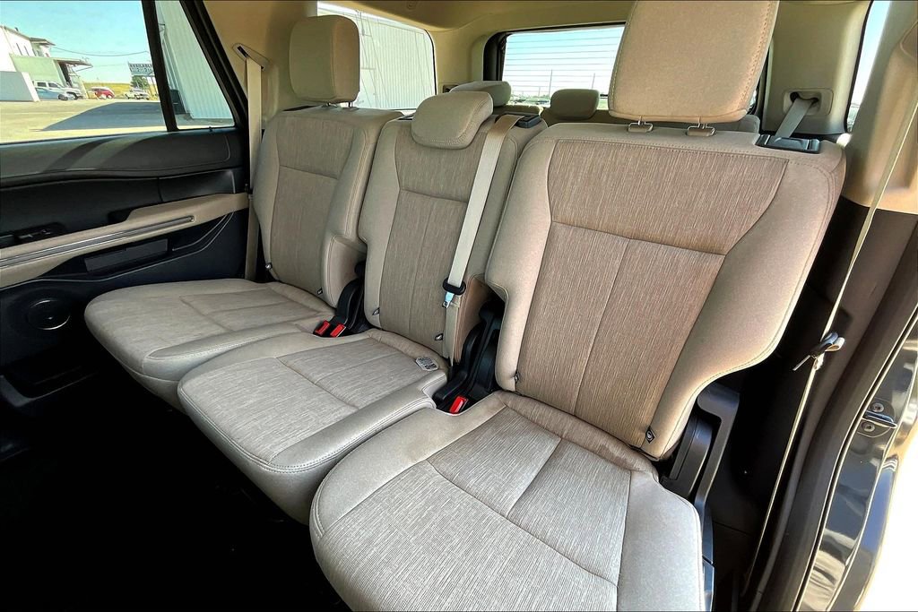 Used 2024 Ford Expedition XLT image 34