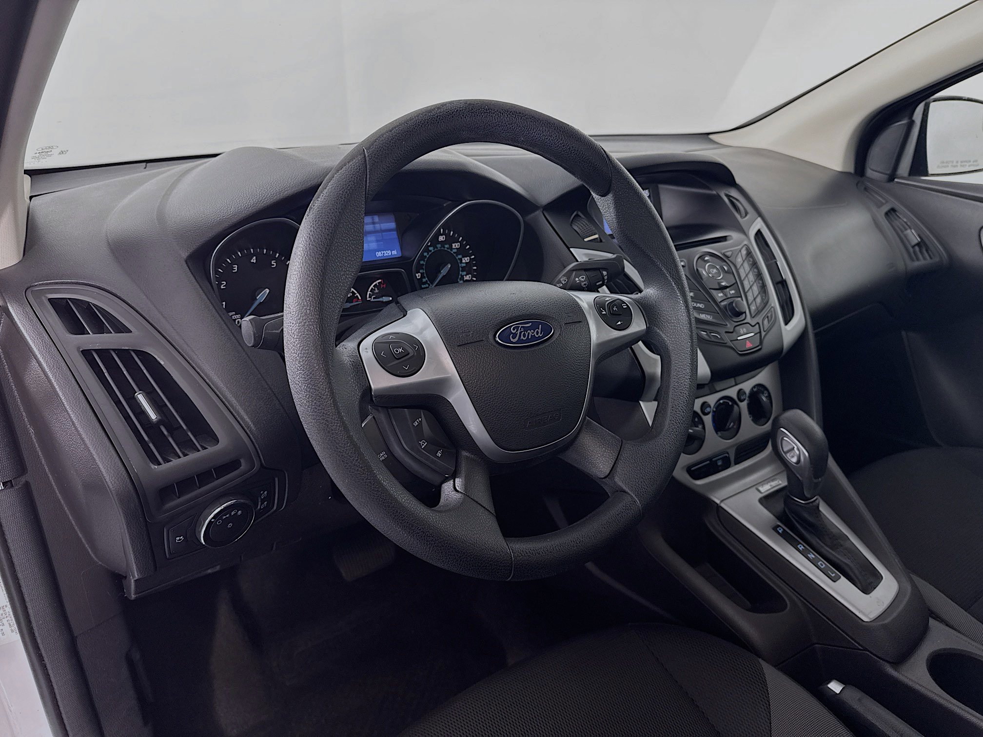 Used 2014 Ford Focus SE FWD image 9