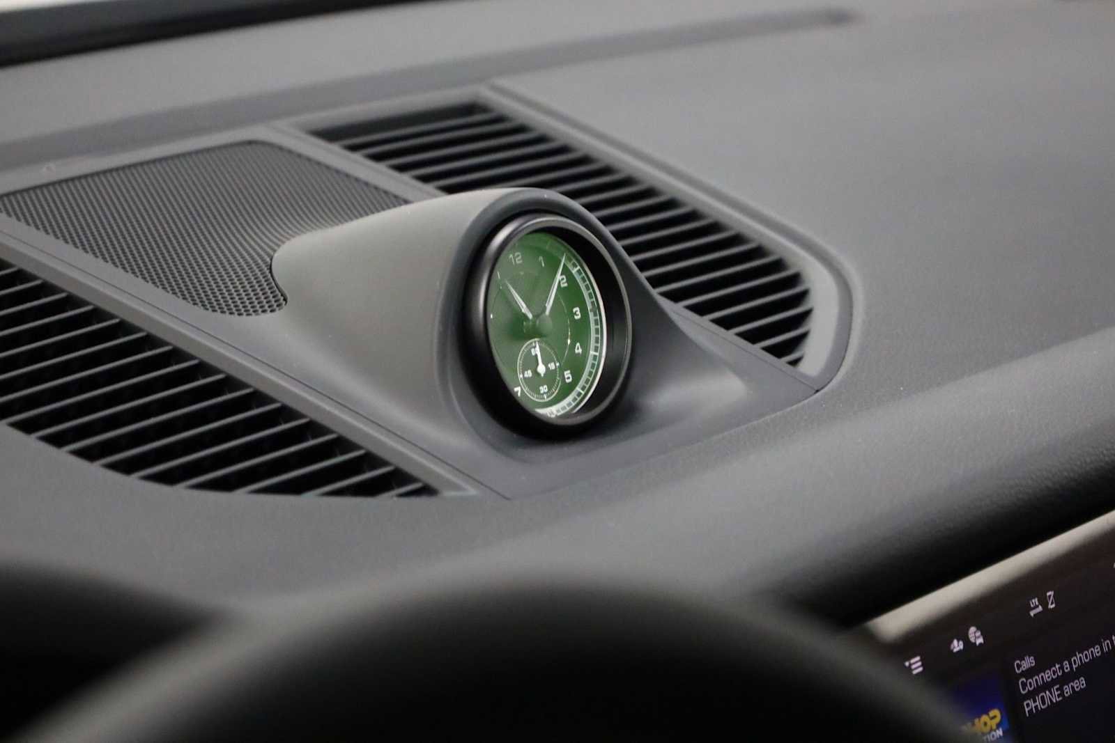 New 2026 Porsche Macan image 19