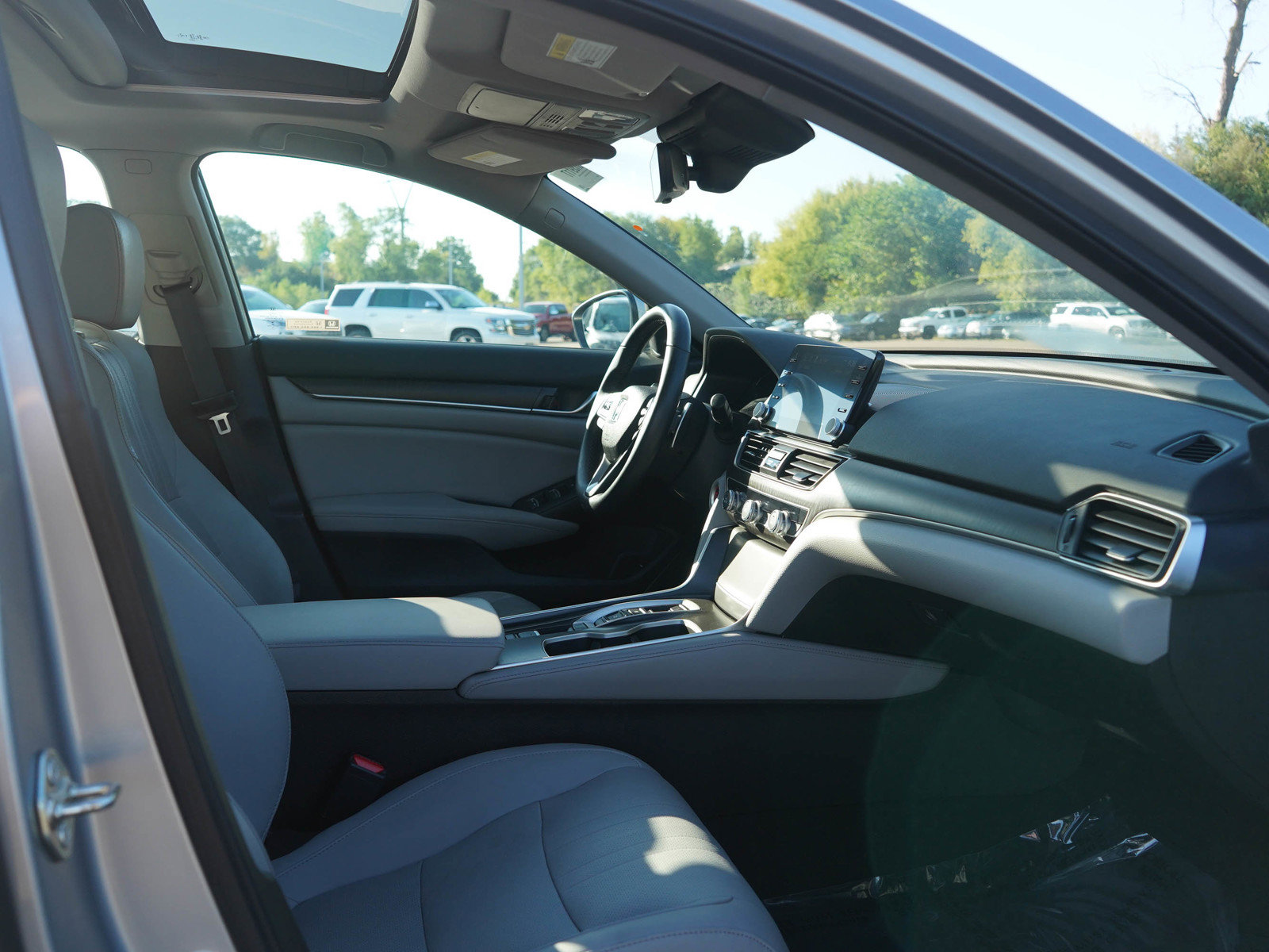 Used 2018 Honda Accord EX-L image 11