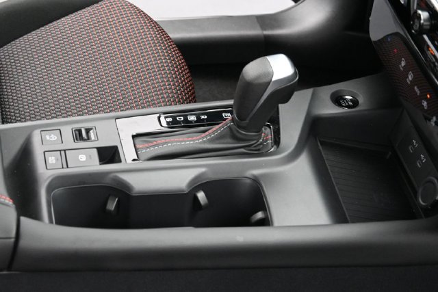 New 2026 Nissan Sentra SR w/ Floor Mat Package FWD image 38