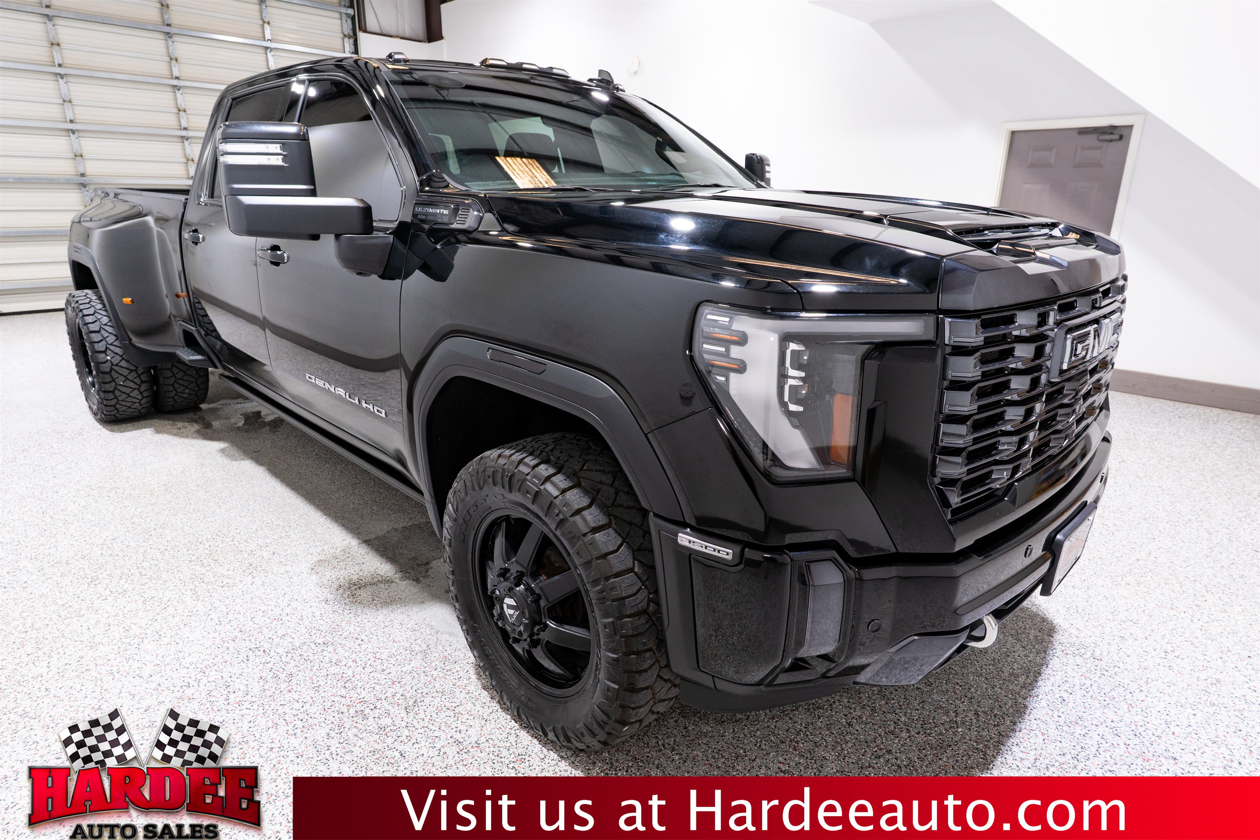 Used 2024 GMC Sierra 3500 Denali Ultimate AWD/4WD image 6