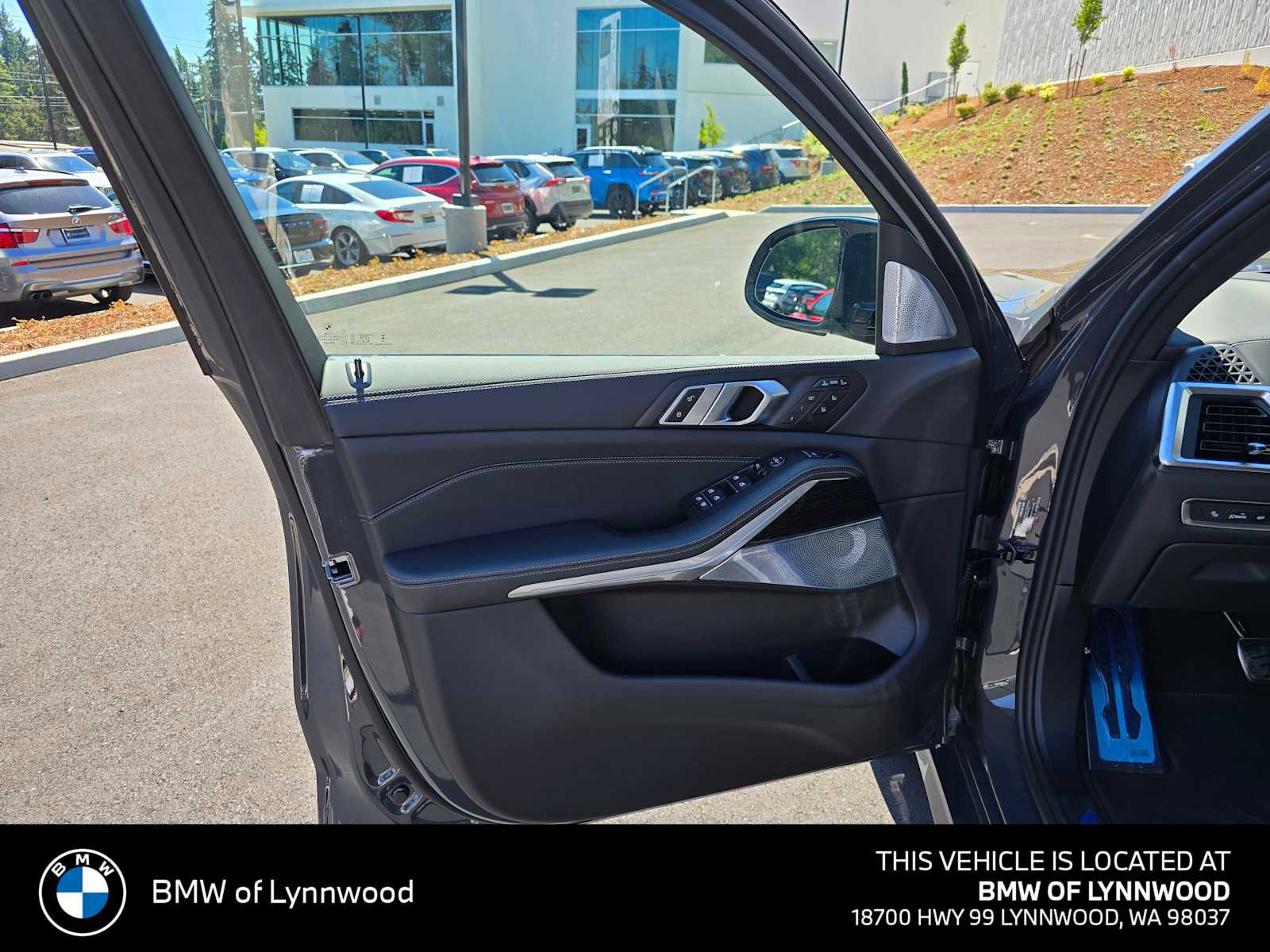 New 2026 BMW X7 M60i image 21