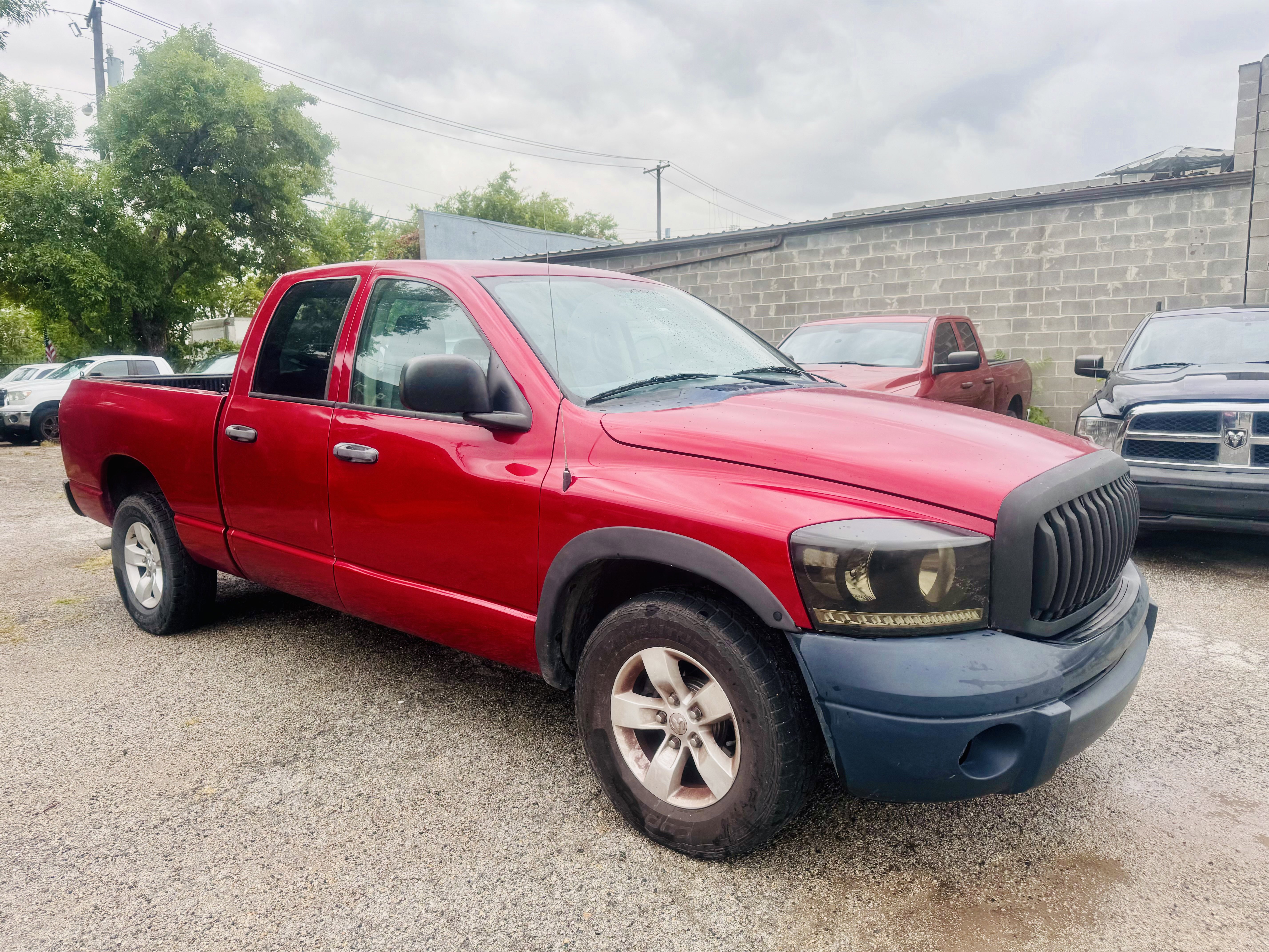 Used 2008 Dodge Ram 1500 Truck ST image 2
