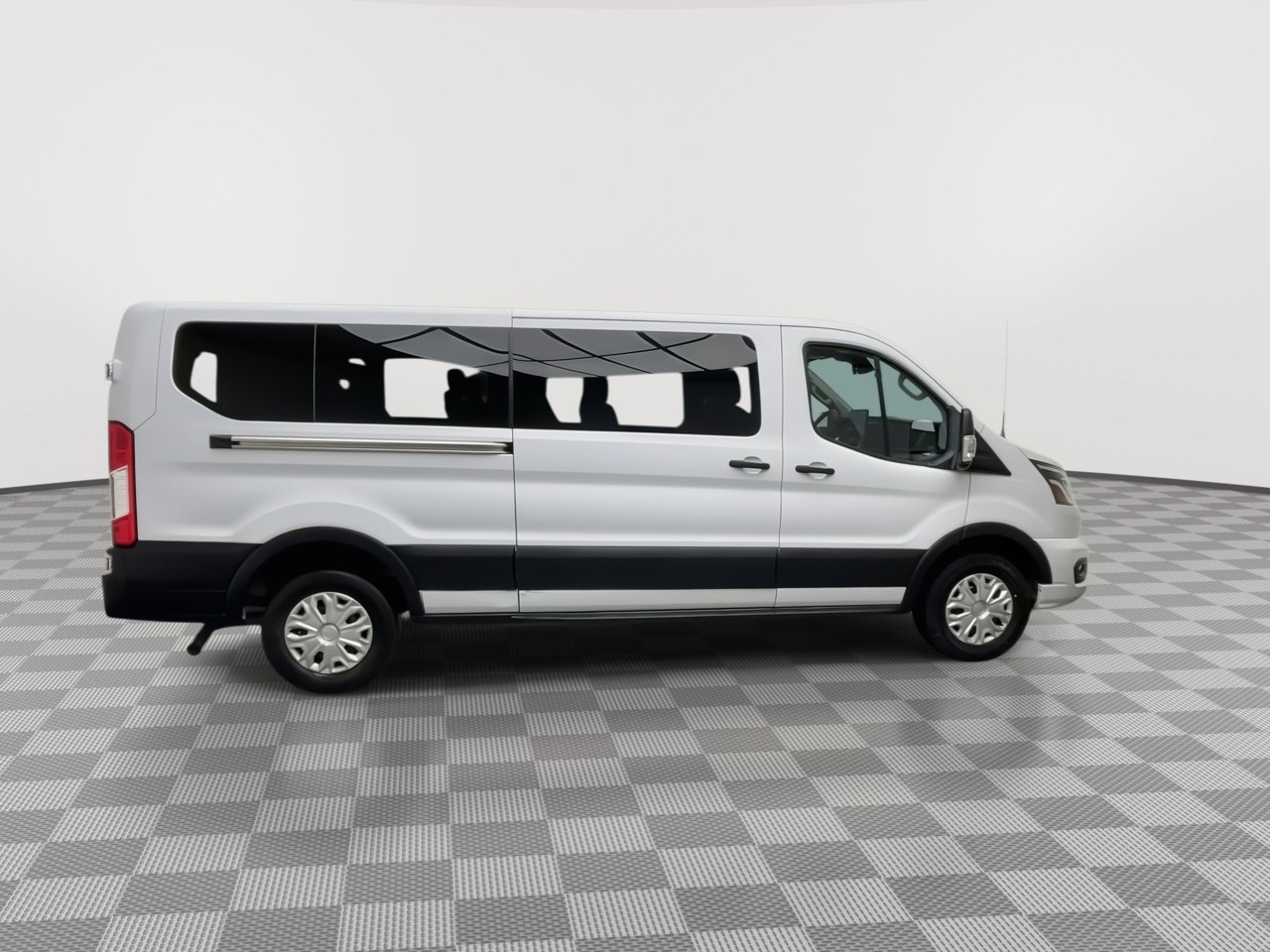 Used 2023 Ford Transit 350 XLT image 36