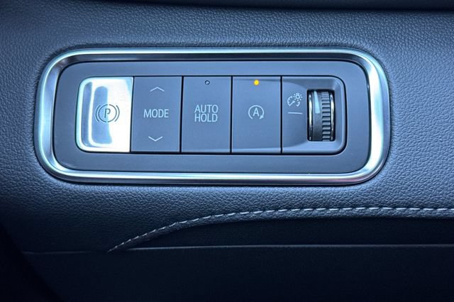Used 2025 Buick Enclave Preferred FWD image 44