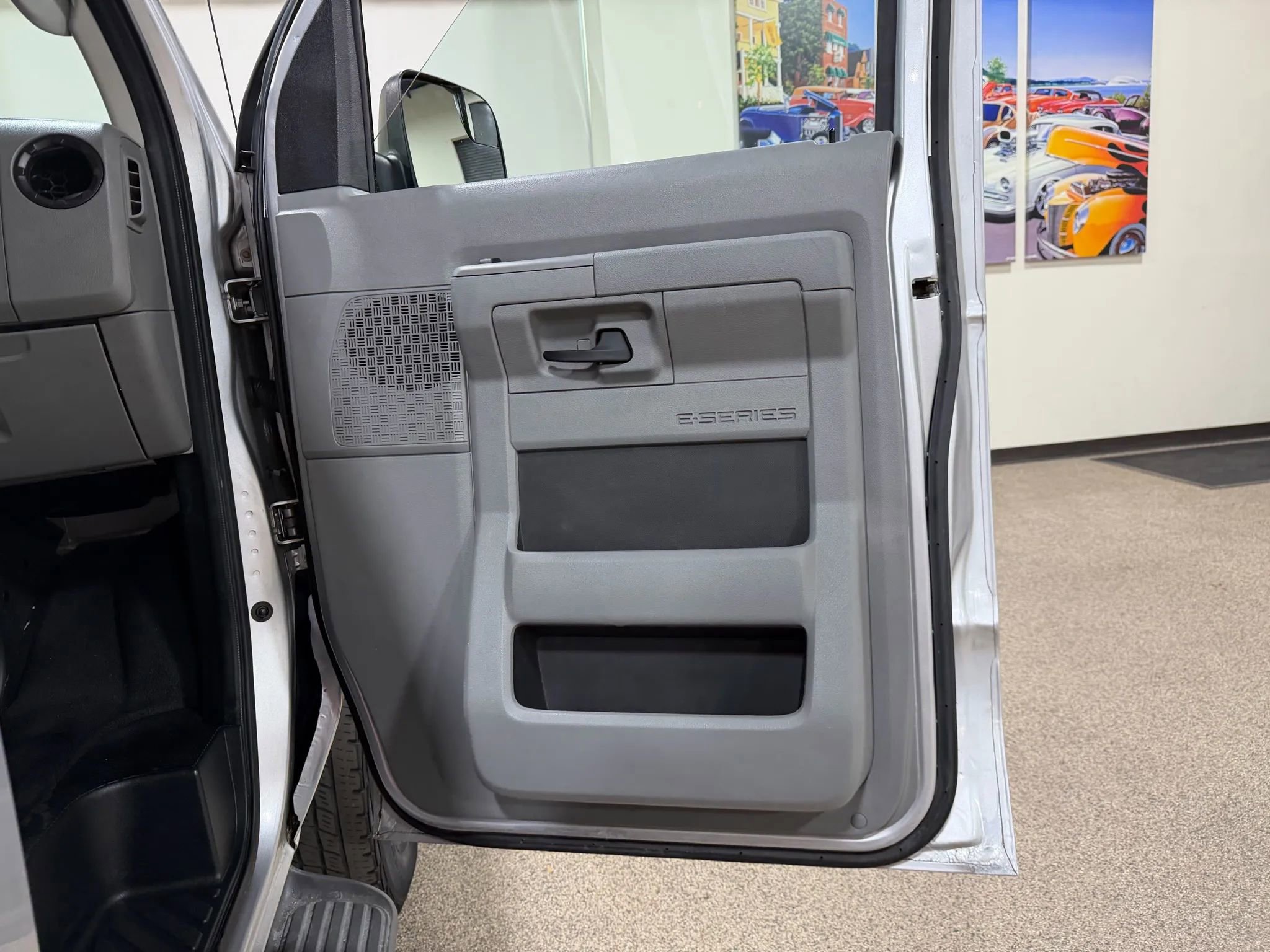 Used 2014 Ford E-250 and Econoline 250 w/ Power Group image 24