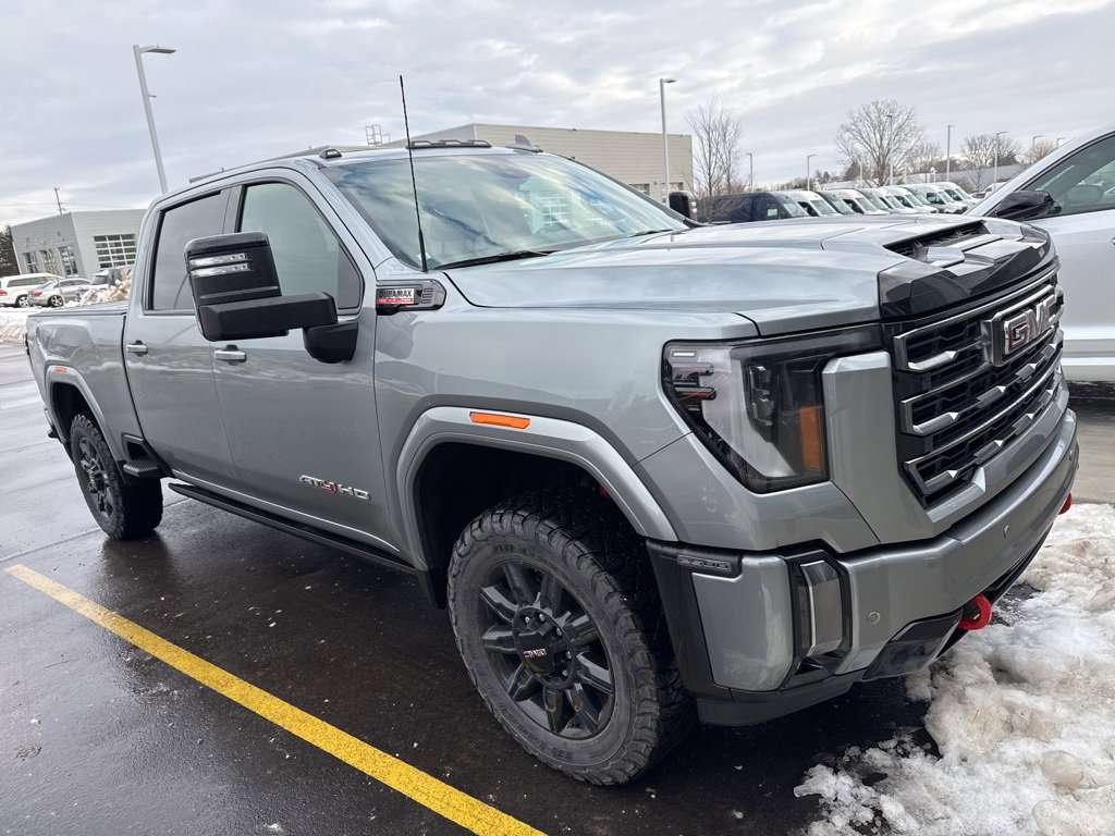 Used 2024 GMC Sierra 2500 AT4 w/ AT4 Premium Plus Package image 3