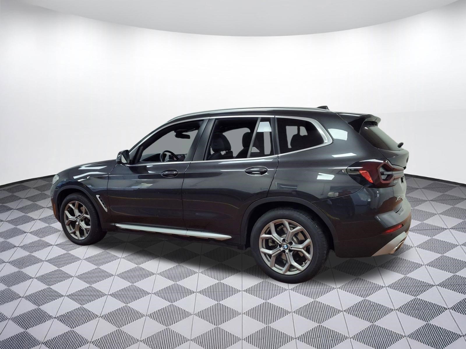 Certified 2023 BMW X3 xDrive30i w/ Convenience Package image 3