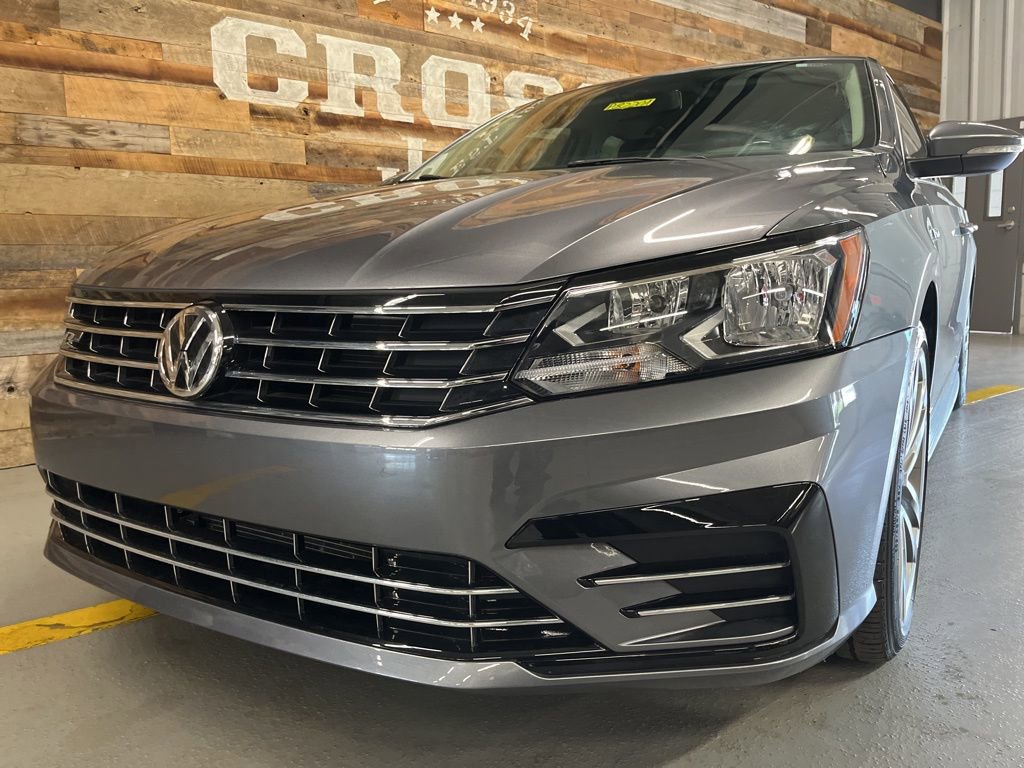 Used 2017 Volkswagen Passat 1.8T R-Line image 10
